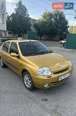 Седан Renault Clio Symbol 2001 в 