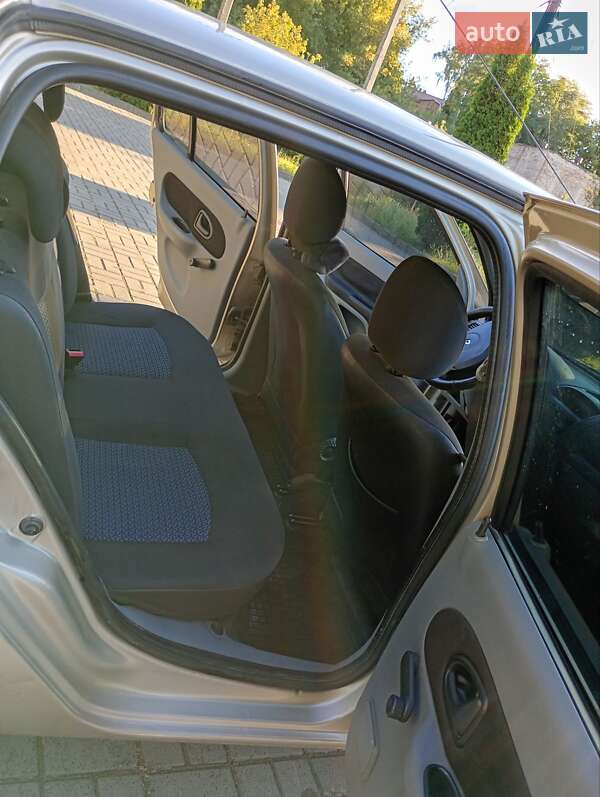 Седан Renault Clio Symbol 2008 в Прилуках фото 3 Седан Renault Clio Symbol 2008 в Прилуках