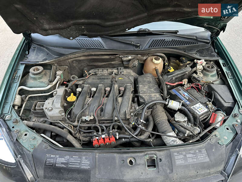 Седан Renault Clio Symbol 2002 в Николаеве