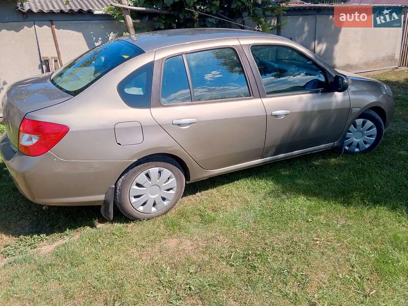 Седан Renault Clio Symbol 2008 в Чернівцях