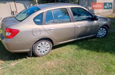 Седан Renault Clio Symbol 2008 в 