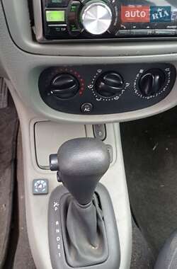Седан Renault Clio Symbol 2004 в 