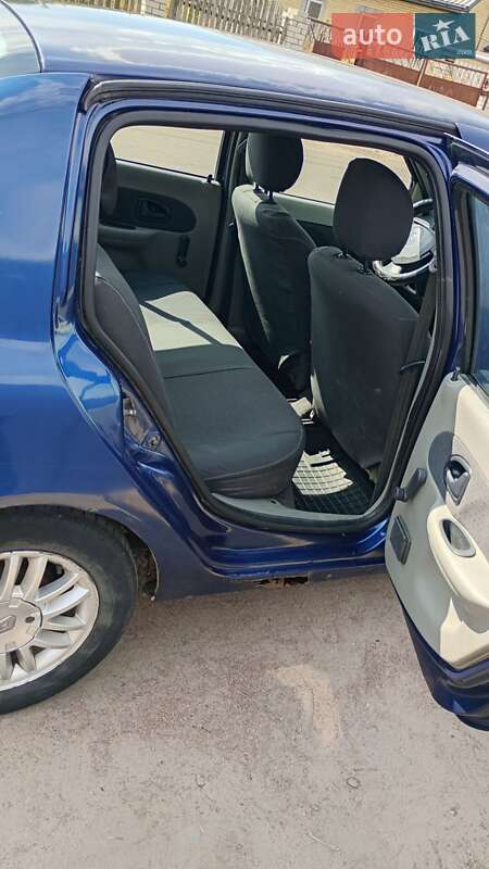 Седан Renault Clio Symbol 2006 в Коростене