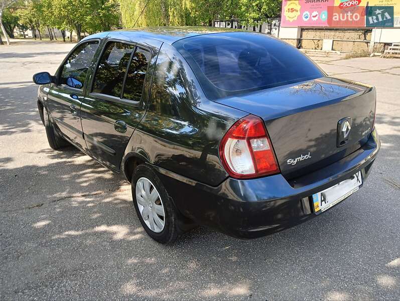Седан Renault Clio Symbol 2008 в 
