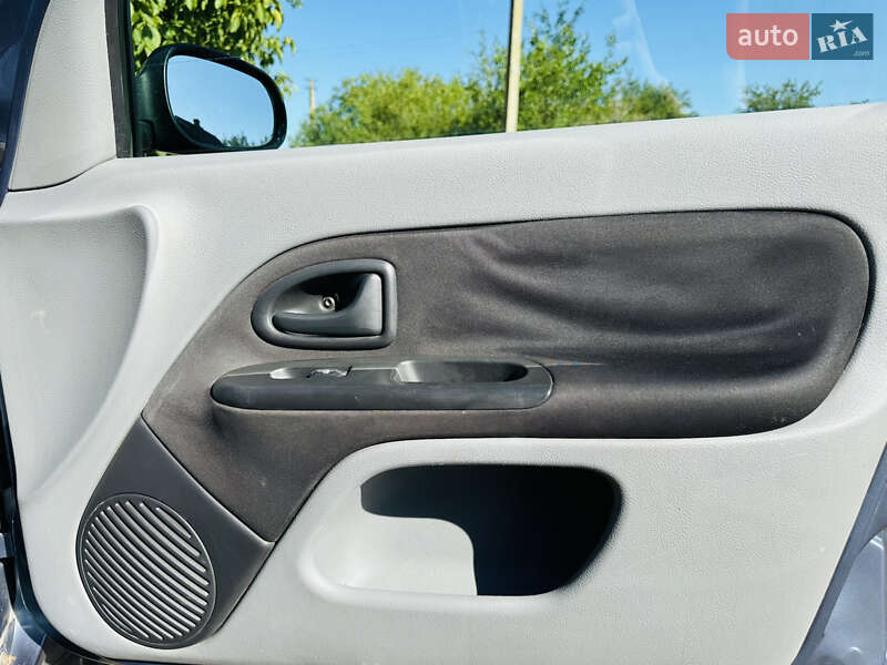 Седан Renault Clio Symbol 2008 в Запорожье фото 18 Седан Renault Clio Symbol 2008 в Запорожье