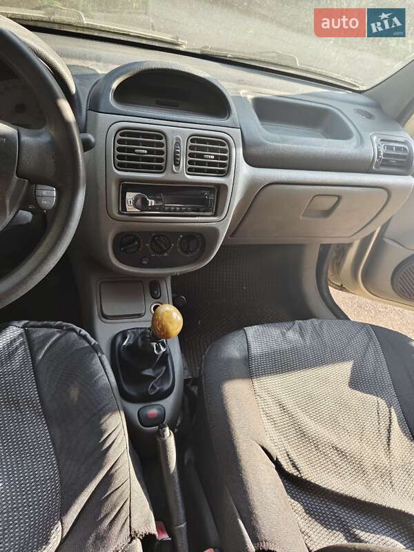 Седан Renault Clio Symbol 2003 в Одессе