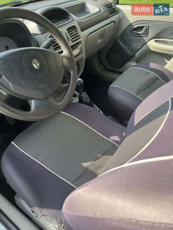 Седан Renault Clio Symbol 2004 в Дрогобыче