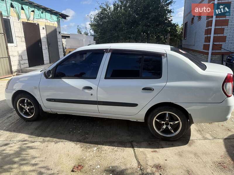 Седан Renault Clio Symbol 2006 в Погребах