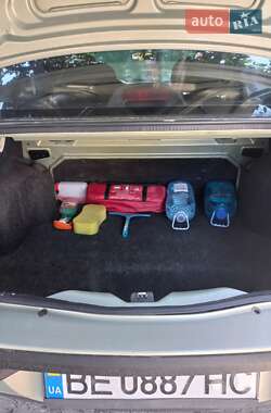 Седан Renault Clio Symbol 2003 в 