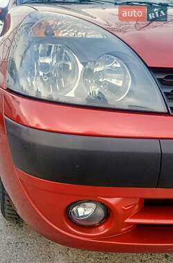 Седан Renault Clio Symbol 2005 в 