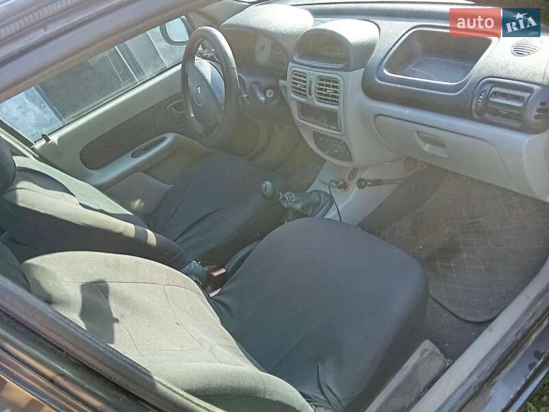 Седан Renault Clio Symbol 2004 в Черкассах фото 4 Седан Renault Clio Symbol 2004 в Черкассах