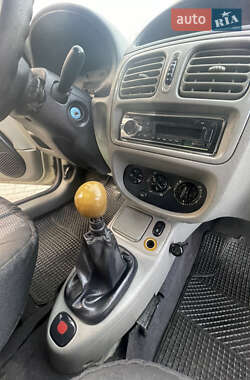 Седан Renault Clio Symbol 2003 в 