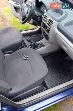 Седан Renault Clio Symbol 2006 в 