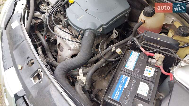 Седан Renault Clio Symbol 2007 в Вараші