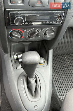 Седан Renault Clio Symbol 2006 в 