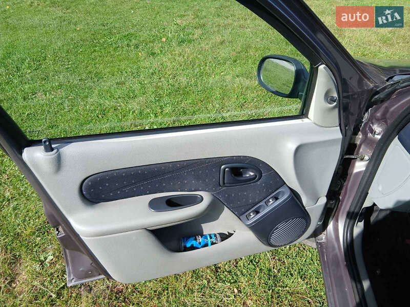 Седан Renault Clio Symbol 2004 в Житомирі фото 9 Седан Renault Clio Symbol 2004 в Житомирі