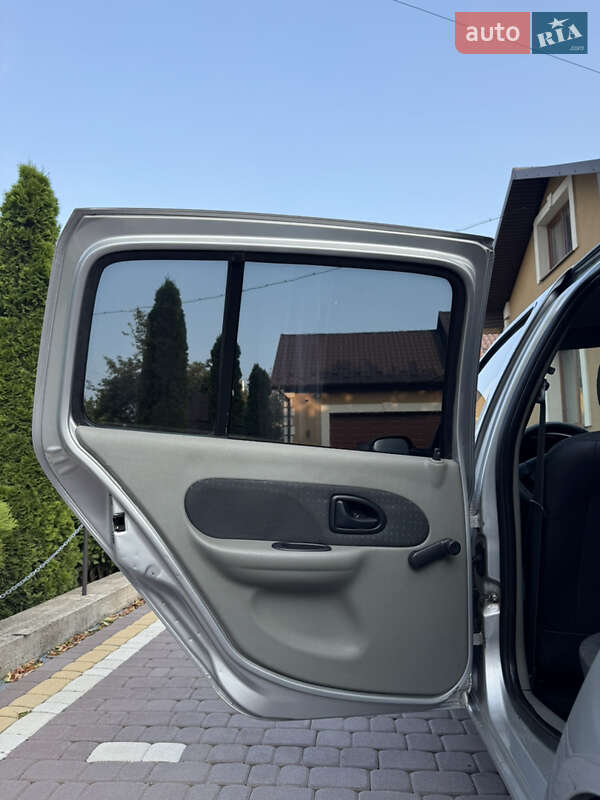 Седан Renault Clio Symbol 2005 в Косове