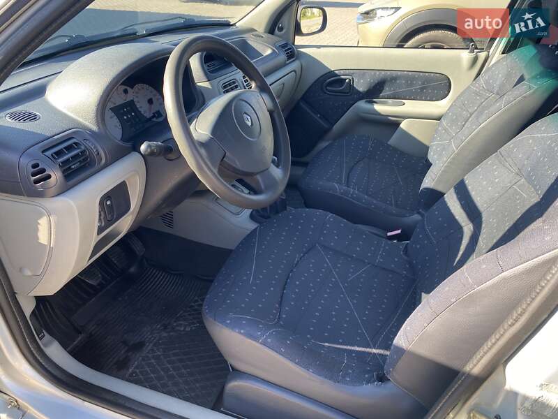 Седан Renault Clio Symbol 2003 в Львові