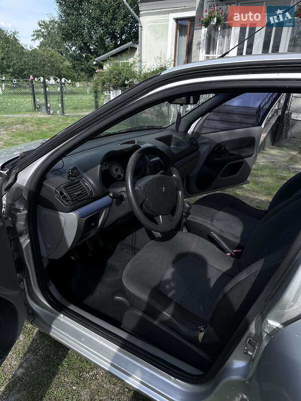 Седан Renault Clio Symbol 2008 в Львове фото 25 Седан Renault Clio Symbol 2008 в Львове