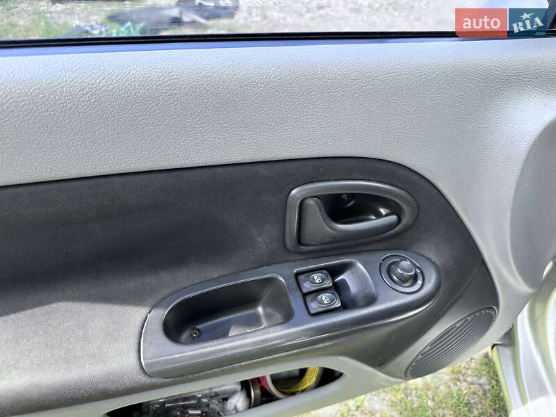 Седан Renault Clio Symbol 2008 в Львове фото 21 Седан Renault Clio Symbol 2008 в Львове