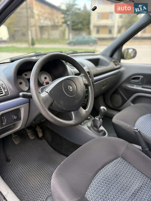 Седан Renault Clio Symbol 2006 в Черновцах