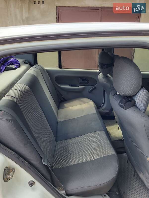 Седан Renault Clio Symbol 2008 в Днепре