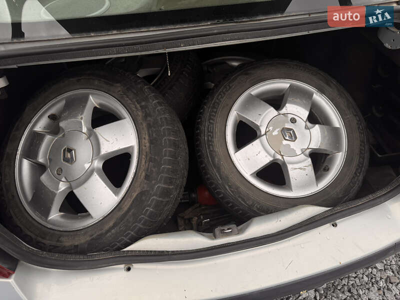 Седан Renault Clio Symbol 2004 в Стрые фото 10 Седан Renault Clio Symbol 2004 в Стрые