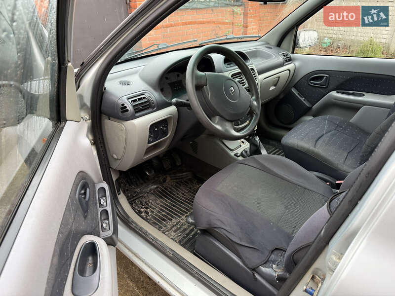 Седан Renault Clio Symbol 2003 в Ізяславі фото 9 Седан Renault Clio Symbol 2003 в Ізяславі