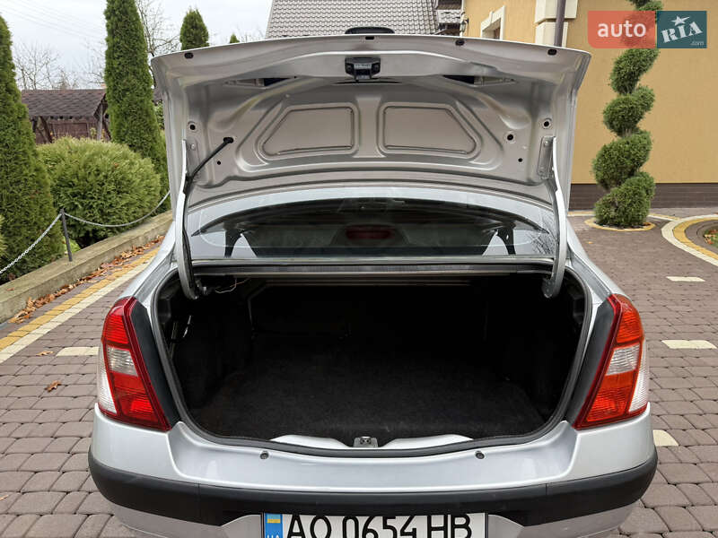 Седан Renault Clio Symbol 2005 в Косові фото 21 Седан Renault Clio Symbol 2005 в Косові