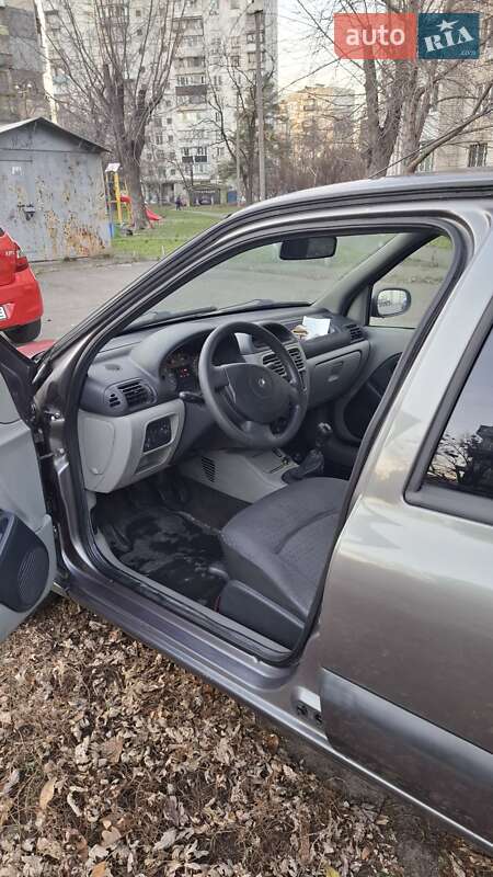 Седан Renault Clio Symbol 2005 в Києві фото 30 Седан Renault Clio Symbol 2005 в Києві