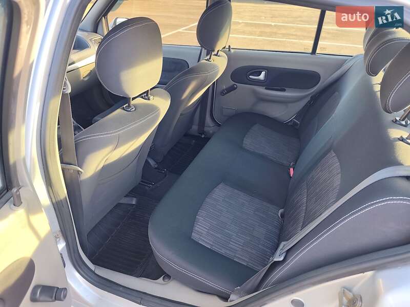 Седан Renault Clio Symbol 2008 в Ровно