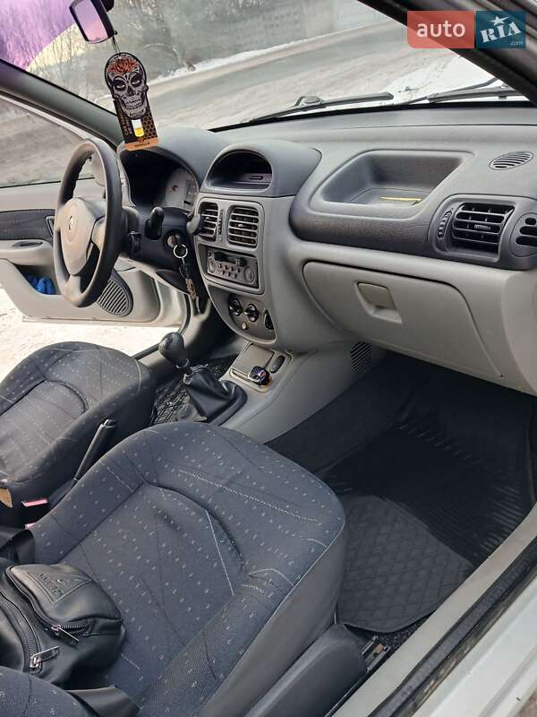 Седан Renault Clio Symbol 2003 в Хмельницком