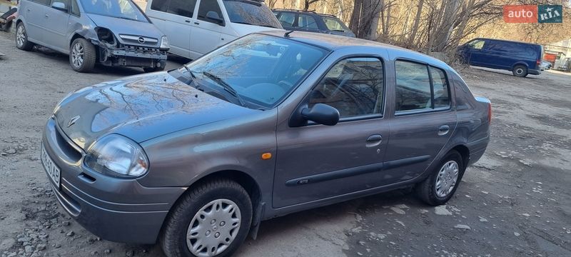 Седан Renault Clio Symbol 2001 в Днепре
