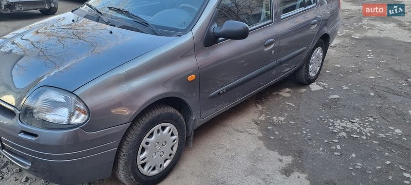 Седан Renault Clio Symbol 2001 в Днепре