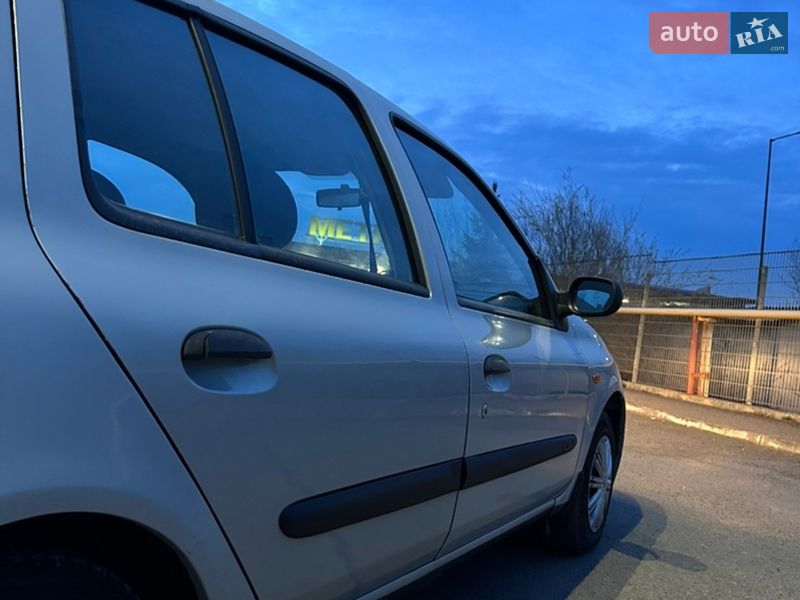 Седан Renault Clio Symbol 2004 в Івано-Франківську