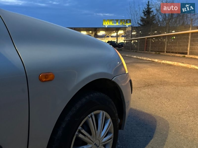 Седан Renault Clio Symbol 2004 в Івано-Франківську