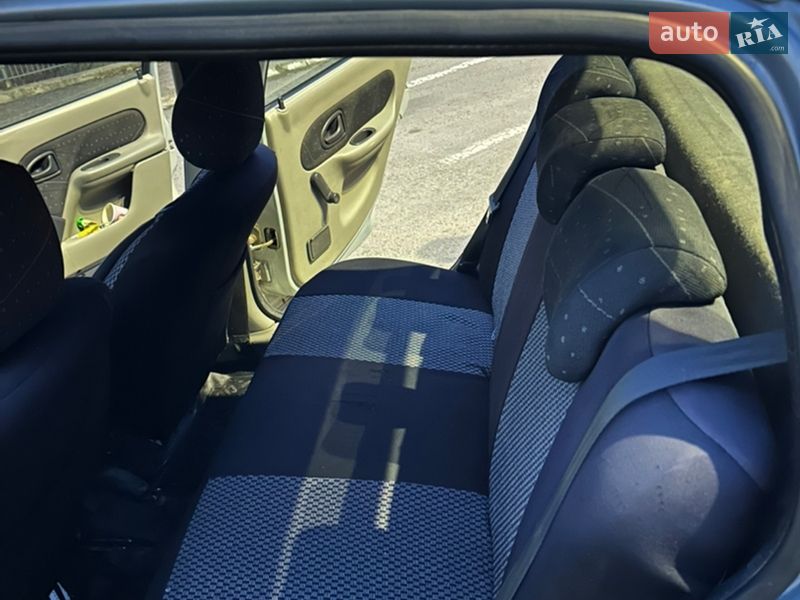 Седан Renault Clio Symbol 2004 в Івано-Франківську