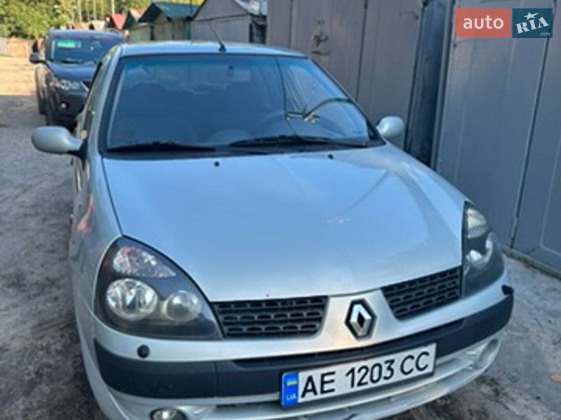 Renault Clio Symbol 2002