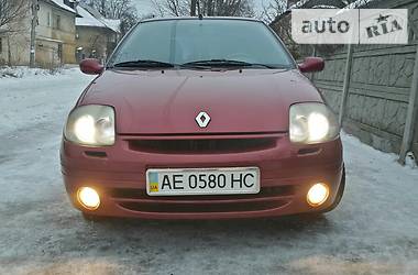 Седан Renault Clio 2001 в Днепре