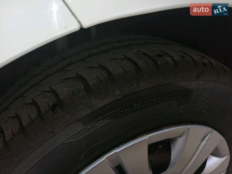 Хэтчбек Renault Clio 2013 в Одессе фото 10 Хэтчбек Renault Clio 2013 в Одессе