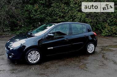 Хетчбек Renault Clio 2012 в 