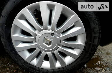 Хетчбек Renault Clio 2012 в 