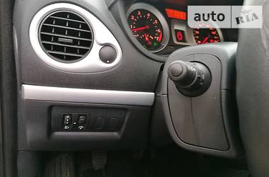 Хетчбек Renault Clio 2008 в 