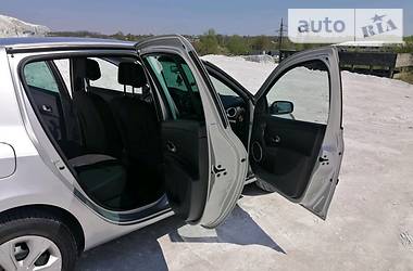 Хетчбек Renault Clio 2008 в 