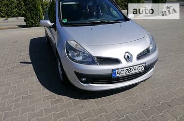 Хетчбек Renault Clio 2006 в 