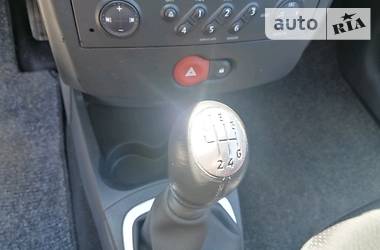 Хетчбек Renault Clio 2006 в 