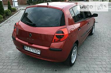 Хетчбек Renault Clio 2006 в 