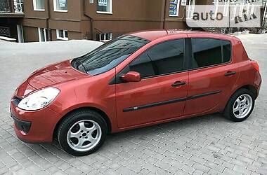Хетчбек Renault Clio 2006 в 
