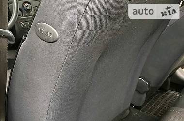 Хетчбек Renault Clio 2006 в 