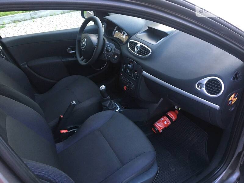 Хетчбек Renault Clio 2009 в Івано-Франківську